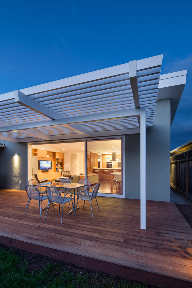 This is an example of a modern deck in San Francisco.