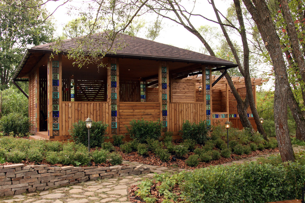 Сад у ручья