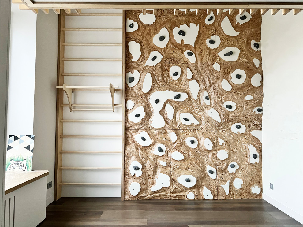 Игровая комната со скалодромом