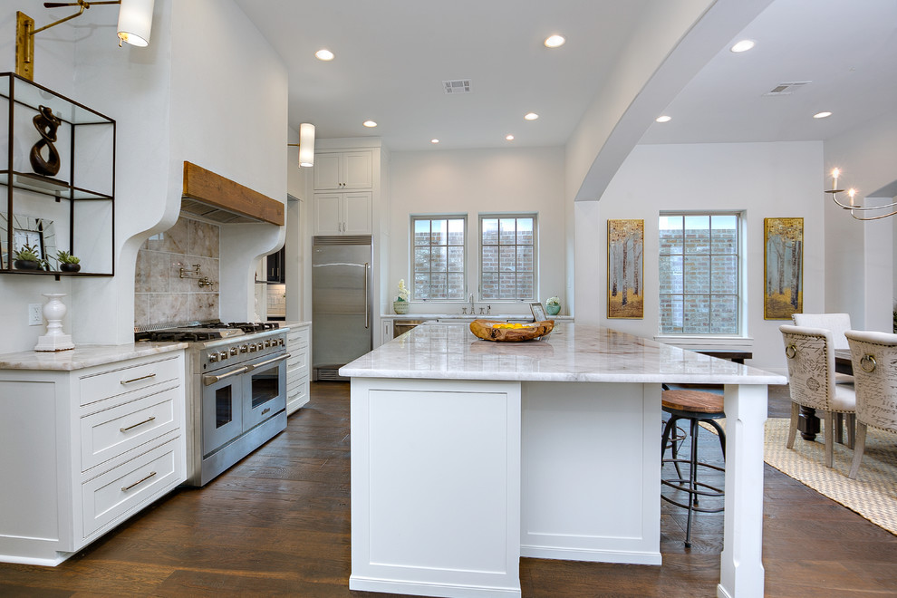 Transitional kitchen photo in New Orleans