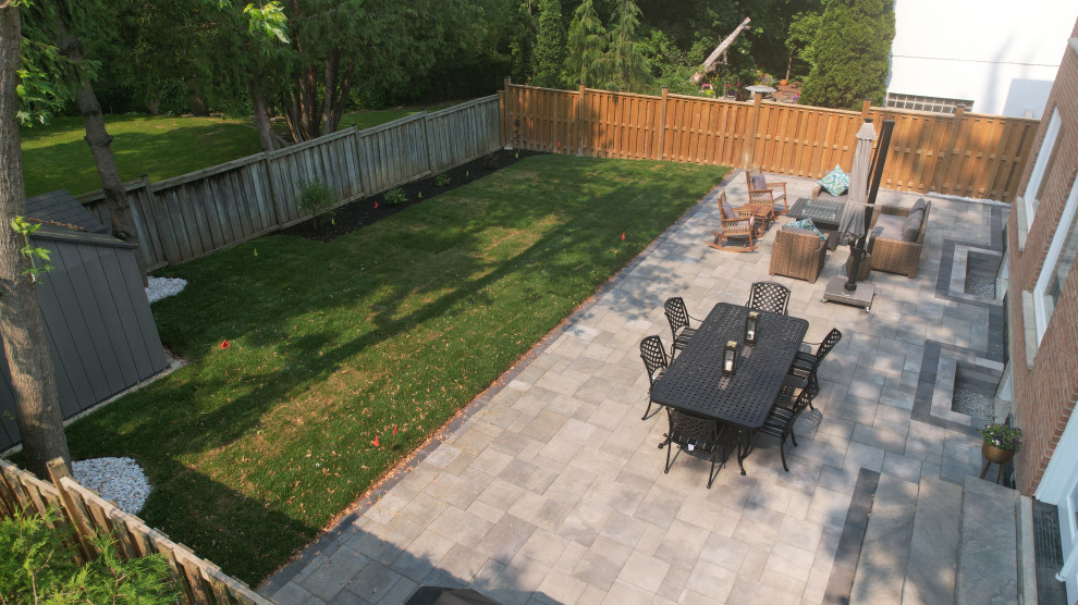 Patio - patio idea in Toronto