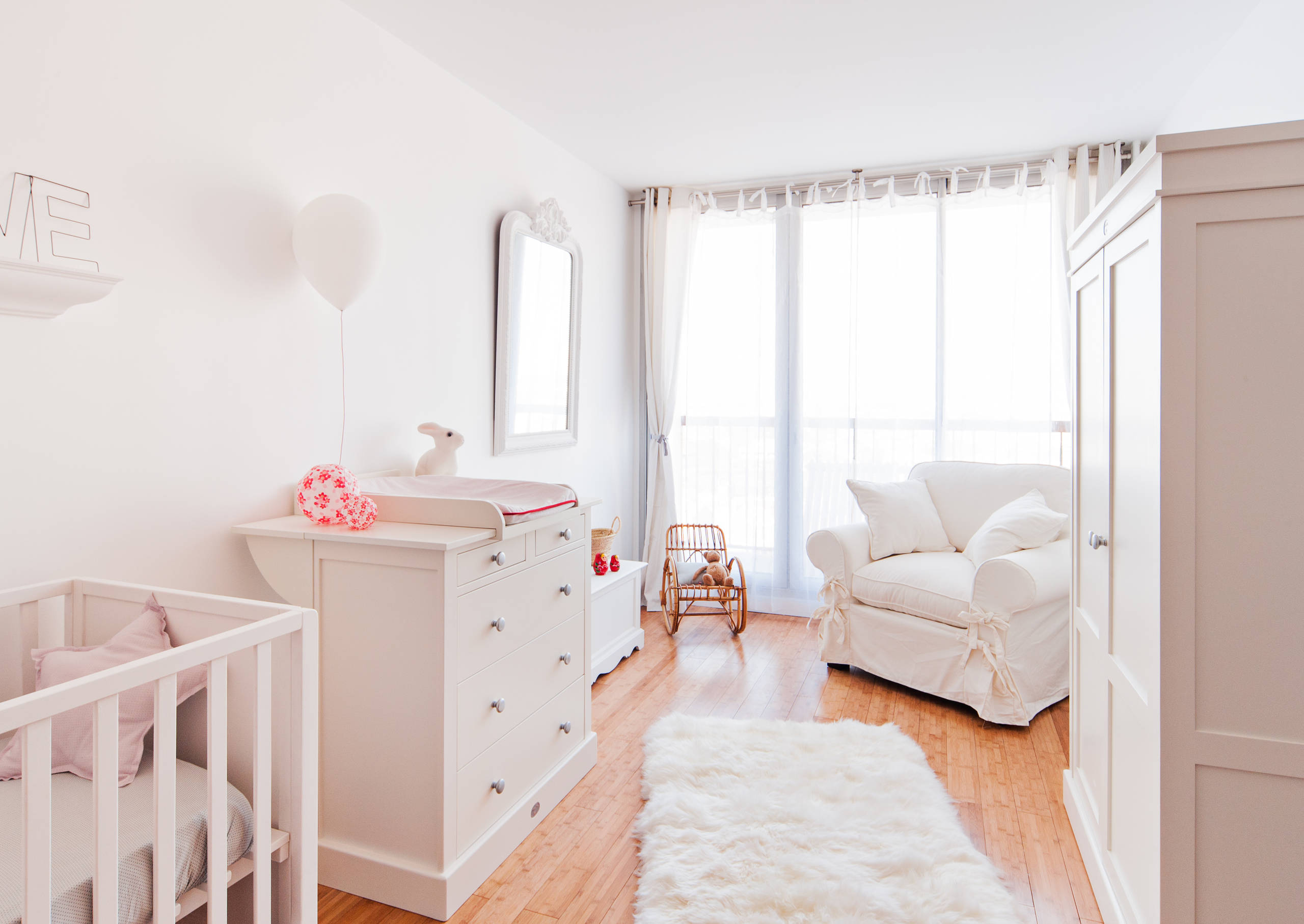 Chambre De Bebe Toute Blanche Contemporary Nursery Paris By Marion Alberge Houzz