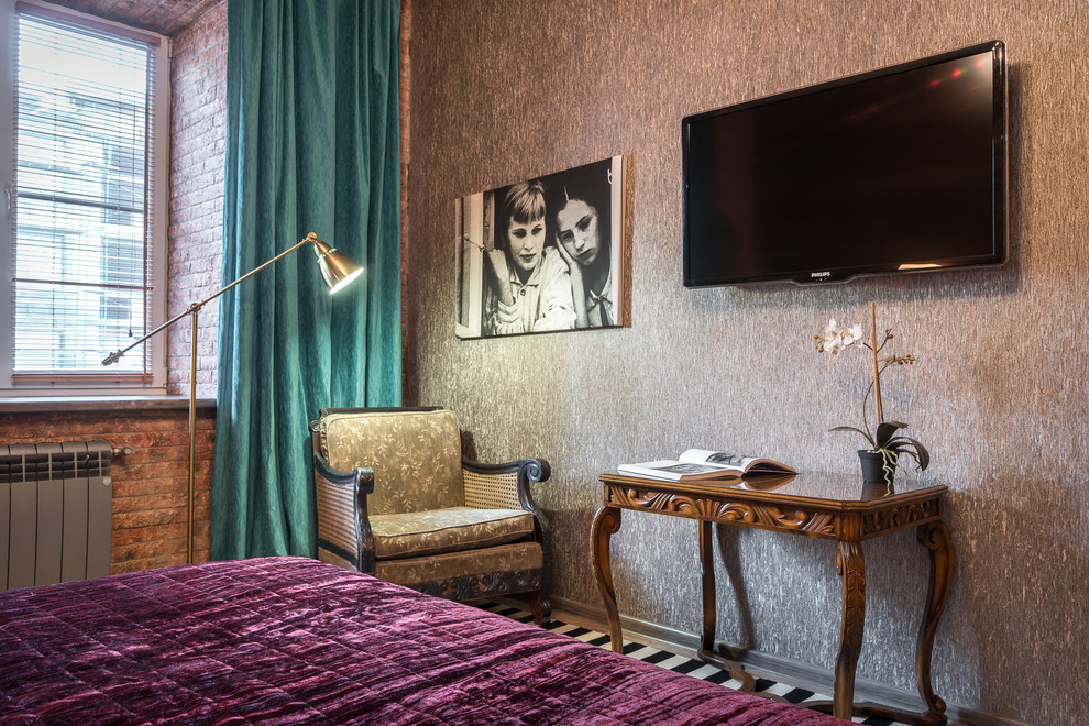 Apartment with Fusion Design and Vintage Furniture in St. Petersburg