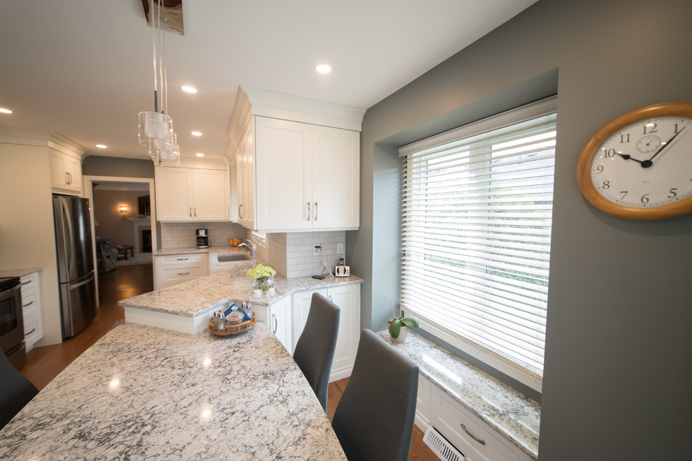 Inspiration for a transitional kitchen remodel in Toronto