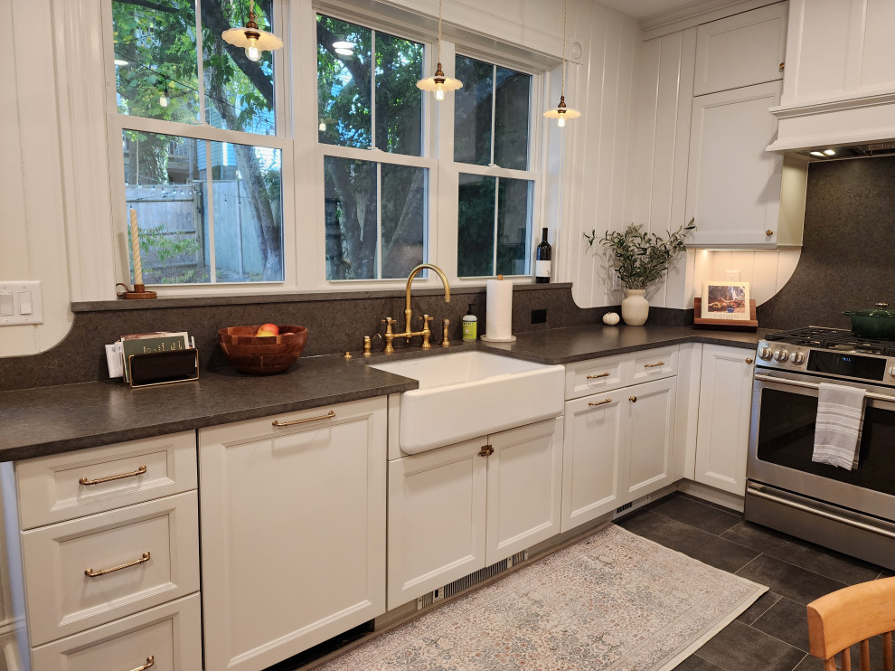 16831 - The Purrfect Kitchen