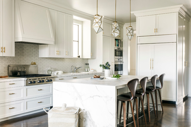 Transitional Kitchen nyklassisk-koekken
