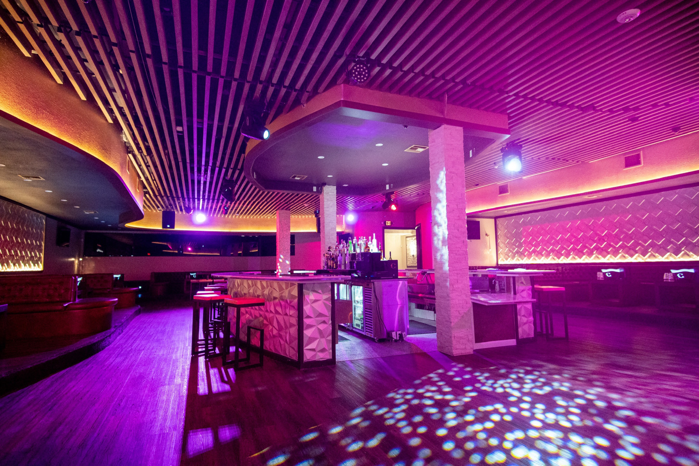 Da Cave Upscale Cocktail Lounge