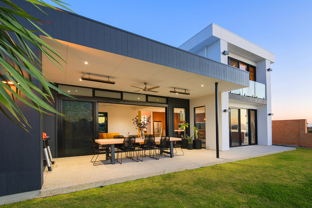 PORT GEOGRAPHE HOUSE midcentury-verandah