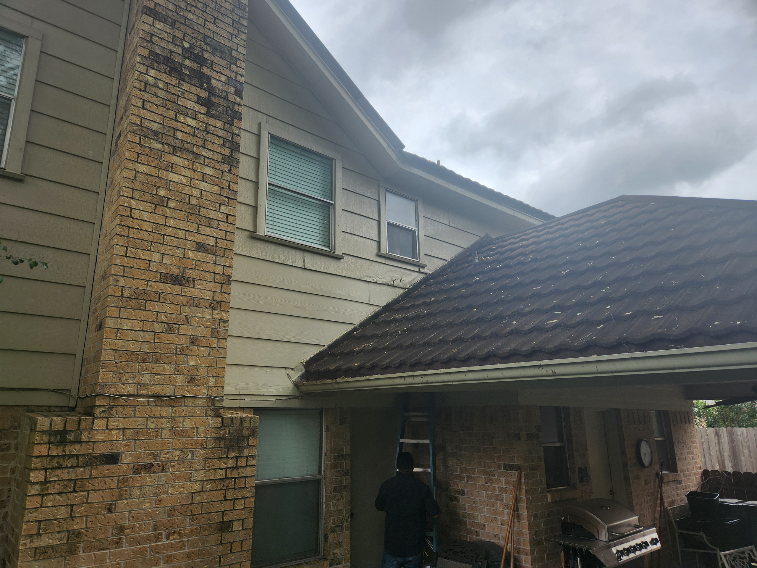 Full Roof Replacement & Exterior Restoration on a 1990s Spanish‑Tile Metal Roof