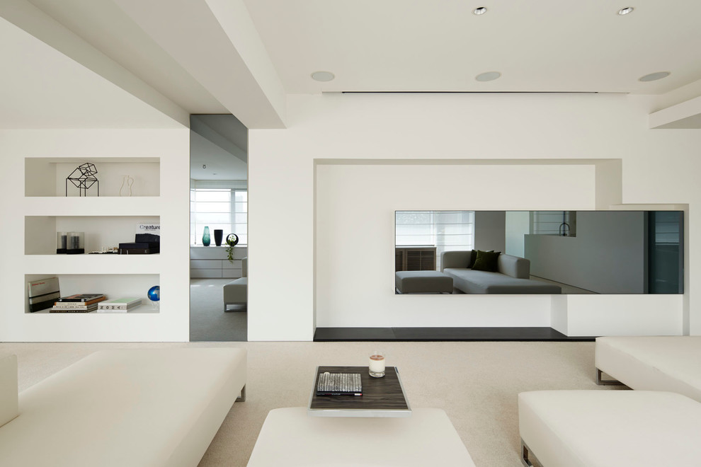 Inspiration for a modern home design remodel in Tokyo