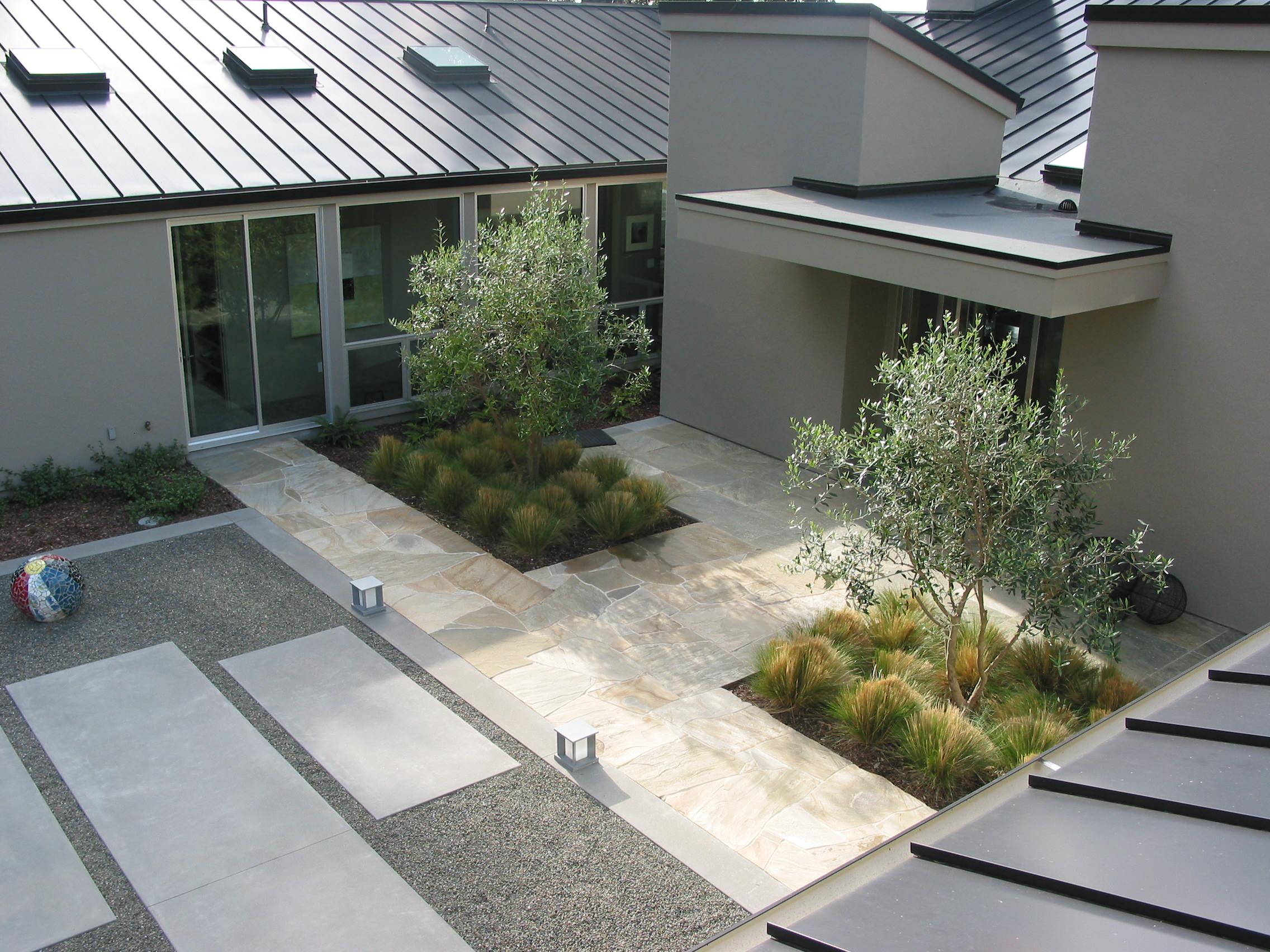 Houzz Tour: Indoor-Outdoor Harmony Over the Pacific
