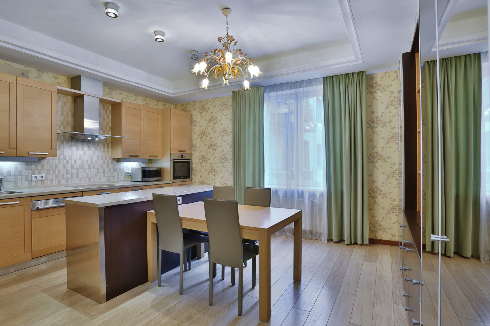 Трехкомнатная квартира на Крестовском 15