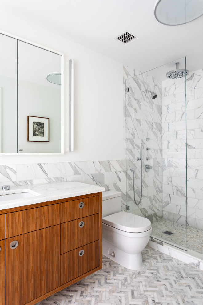 Bathroom - modern bathroom idea in New York
