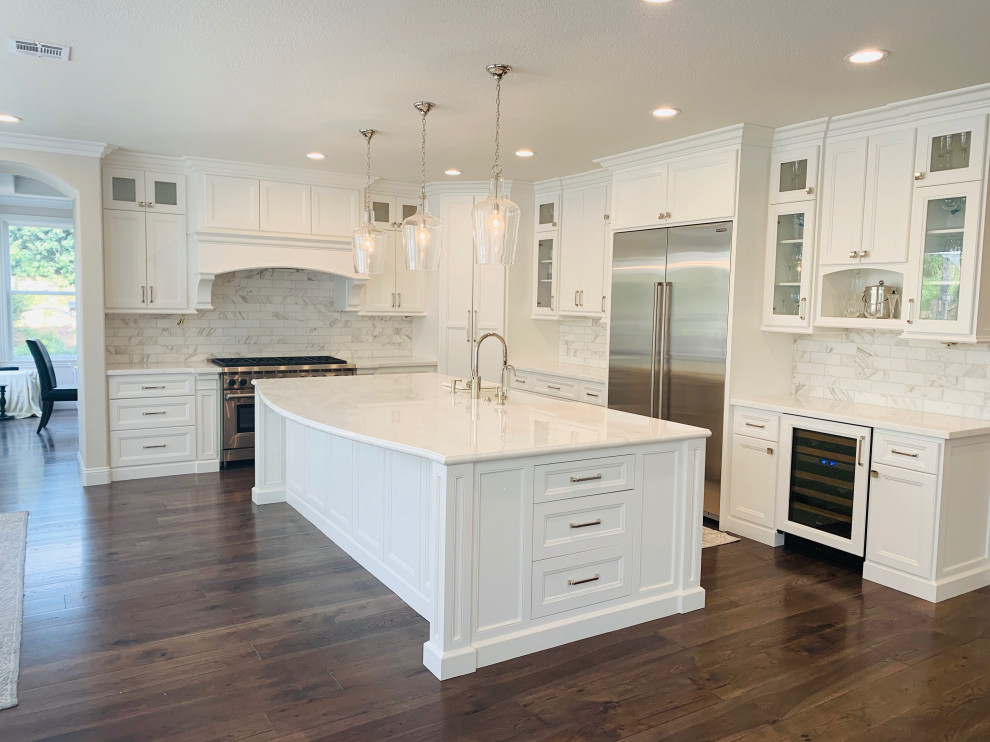 Kitchen - transitional kitchen idea