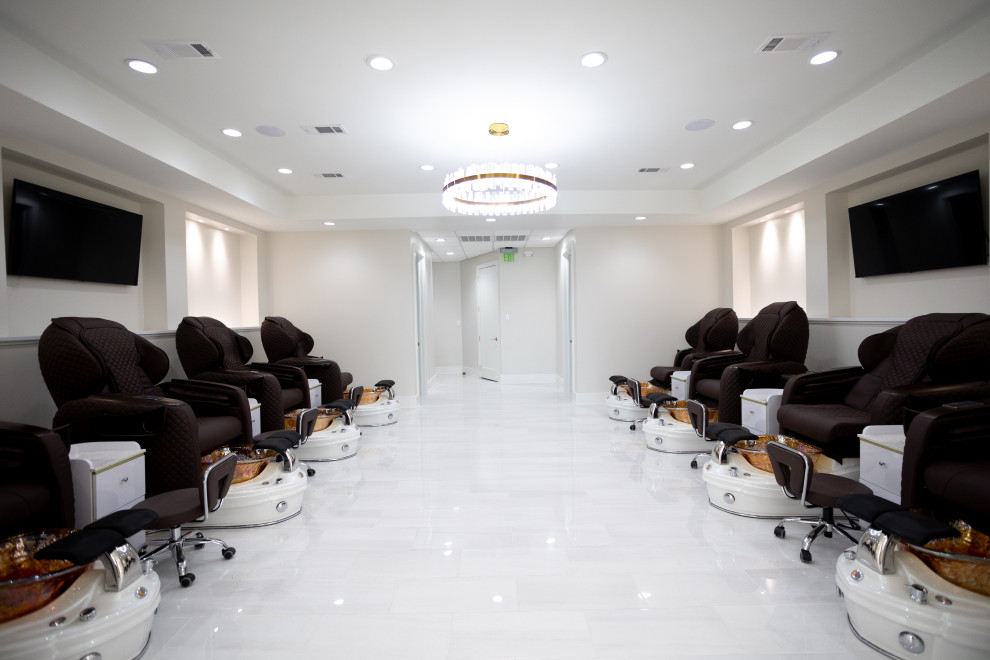 High End Nail Salon
