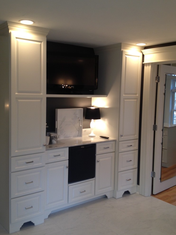 Home design - transitional home design idea in Boston