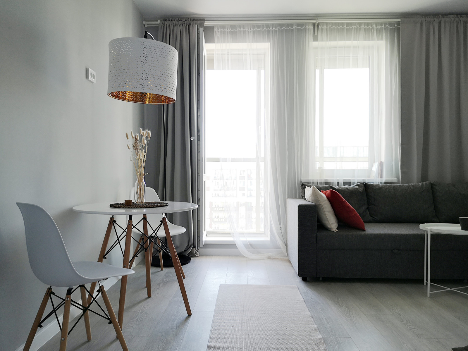 Подготовка к продаже студии с видом на Неву