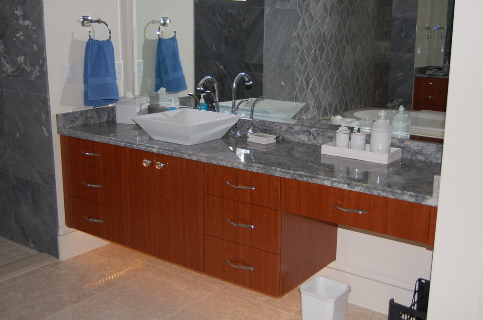 Example of a minimalist home design design in St Louis