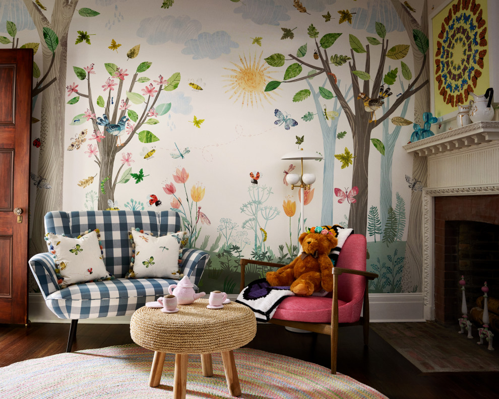 Inspiration for a traditional kids' bedroom in Los Angeles.