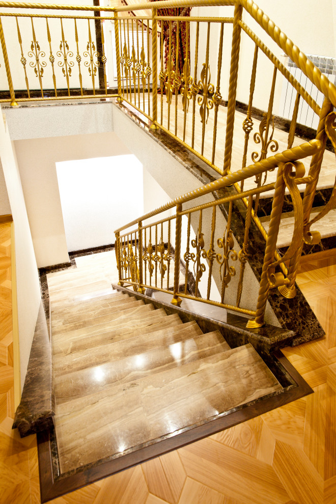 Лестница из натурально камня