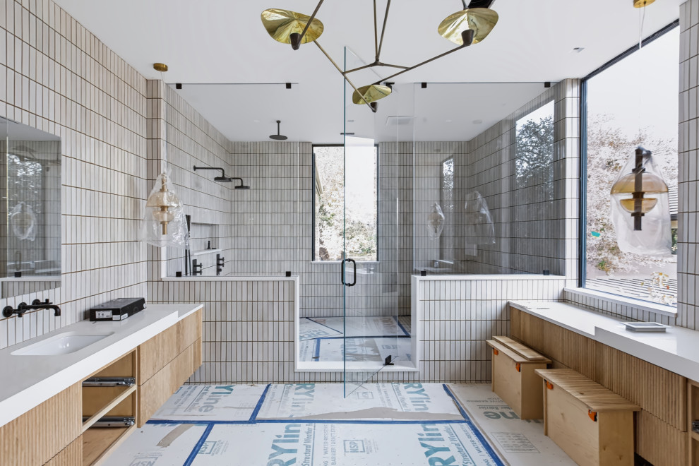 FRAMELESS SHOWERS