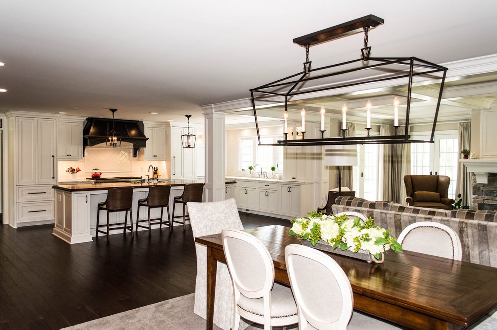 Inspiration for a transitional kitchen remodel in Cleveland