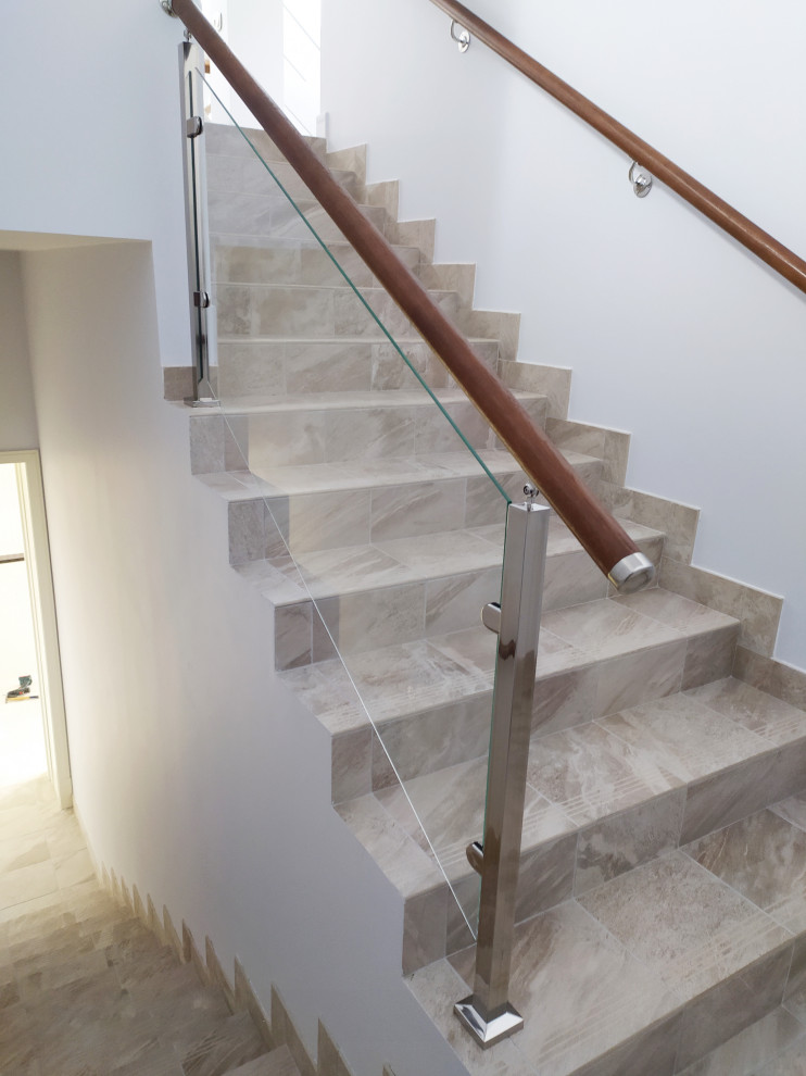 Ограждения из стекла и дерева на лестнице (Миллениум парк)