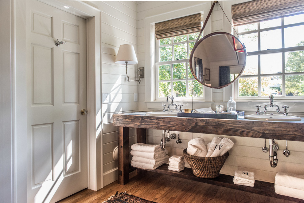 Inspiration for a rustic bathroom remodel in Birmingham
