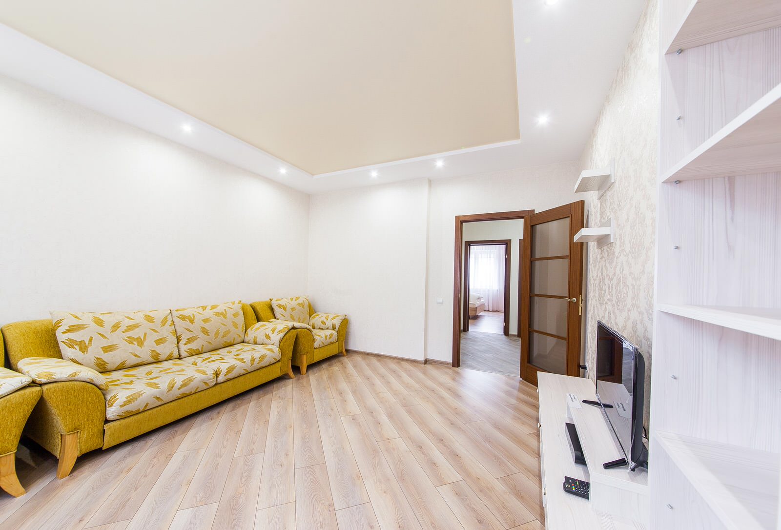 2 комнатная квартира Теплый интерьер)