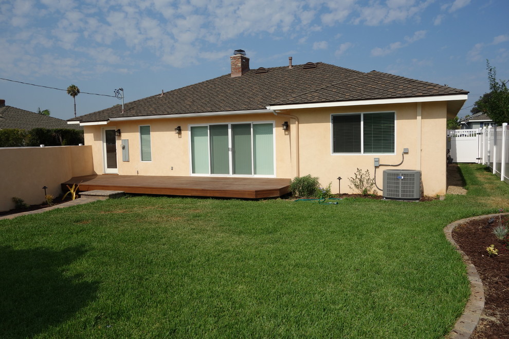 Inspiration for a transitional home design remodel in Orange County