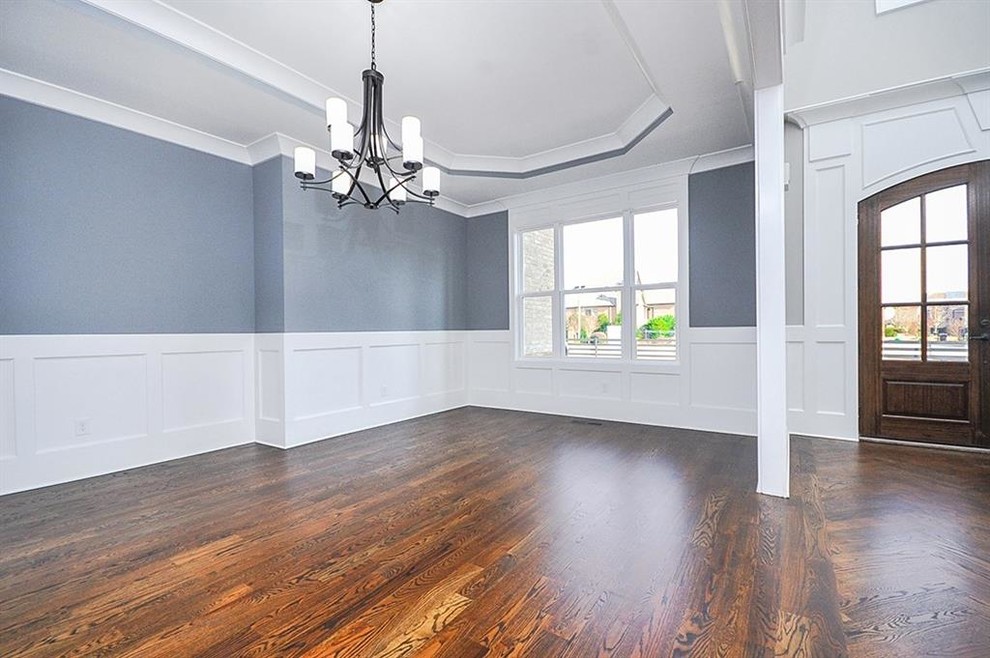 Inspiration for a transitional home design remodel in Atlanta