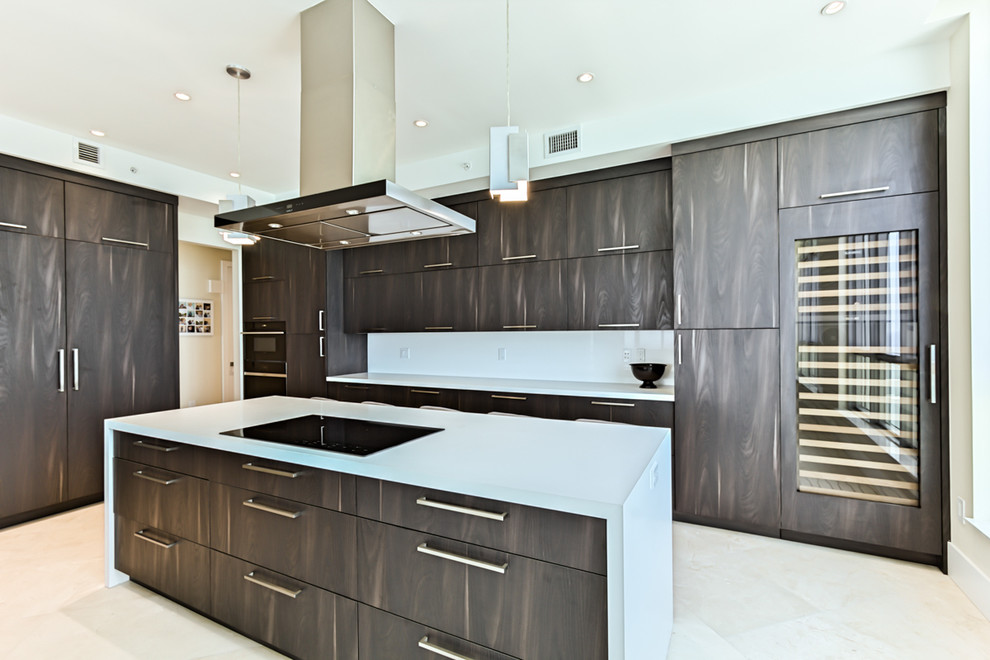 Transitional kitchen photo in Miami