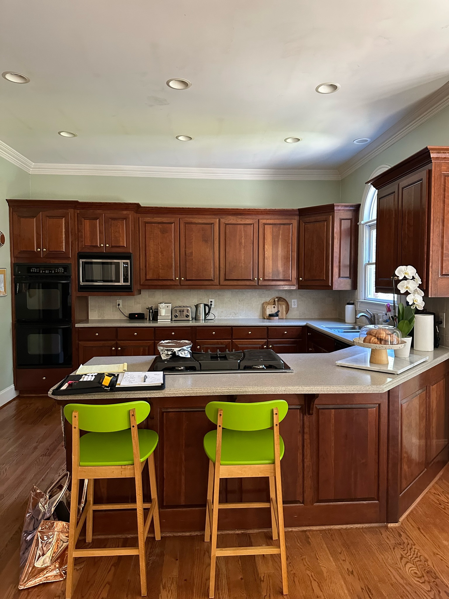 DULUTH -  Warm and Modern Kitchen