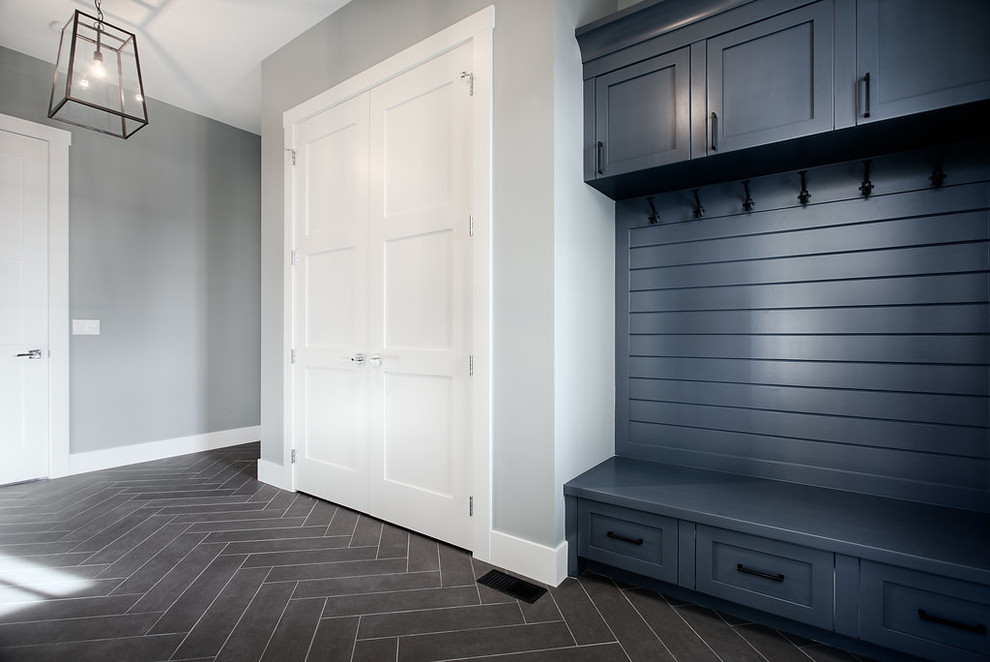 Example of a transitional entryway design in Calgary