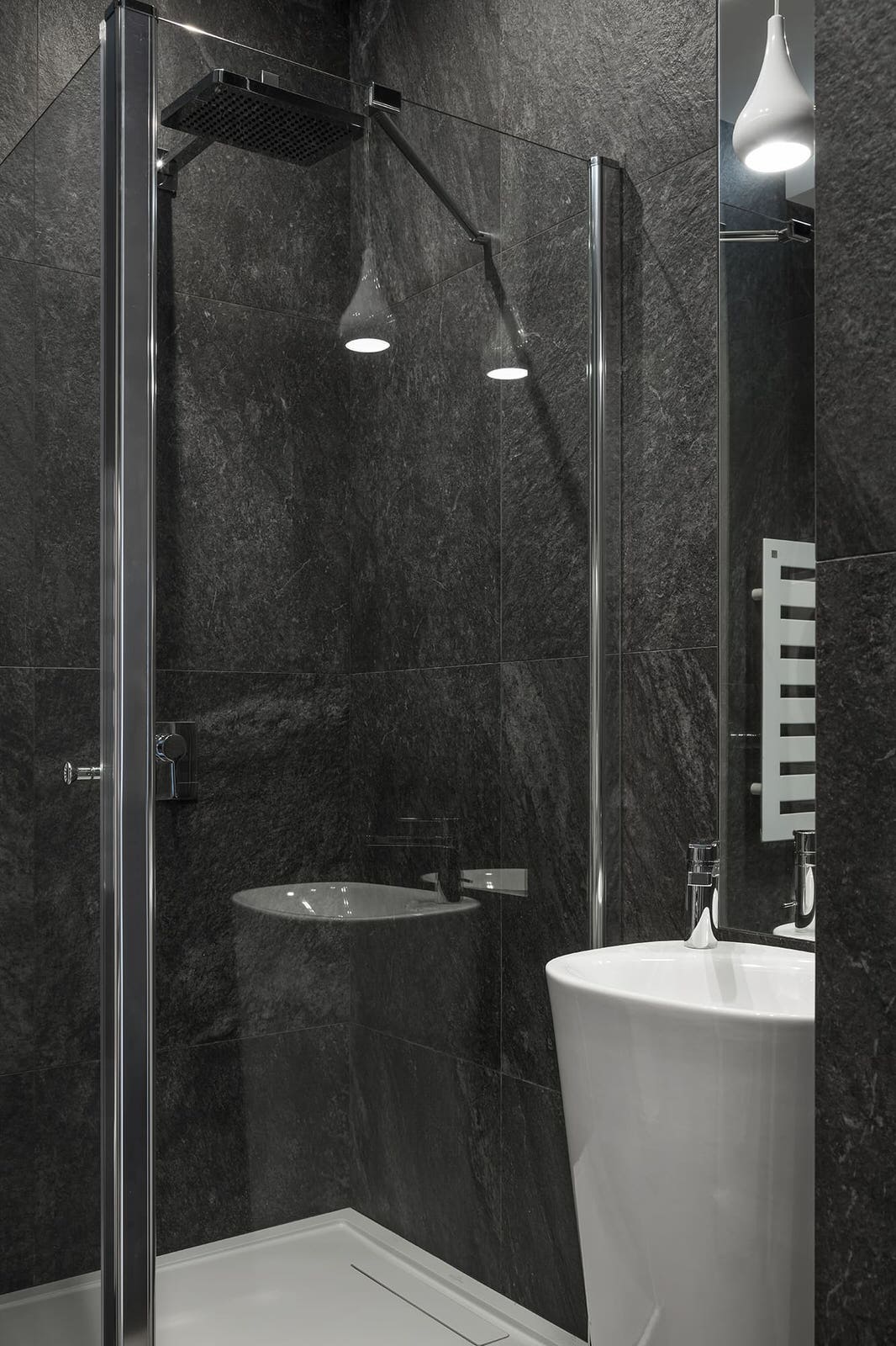 Обзор современной квартиры 170 квм. Полы без плинтуса. Двери в потолок.