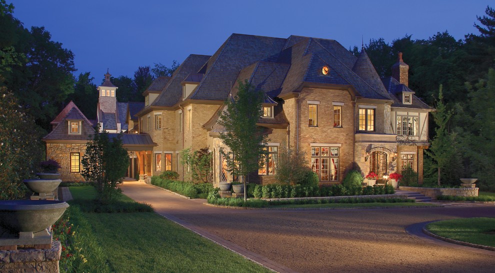 Inspiration for a traditional exterior in Nashville.