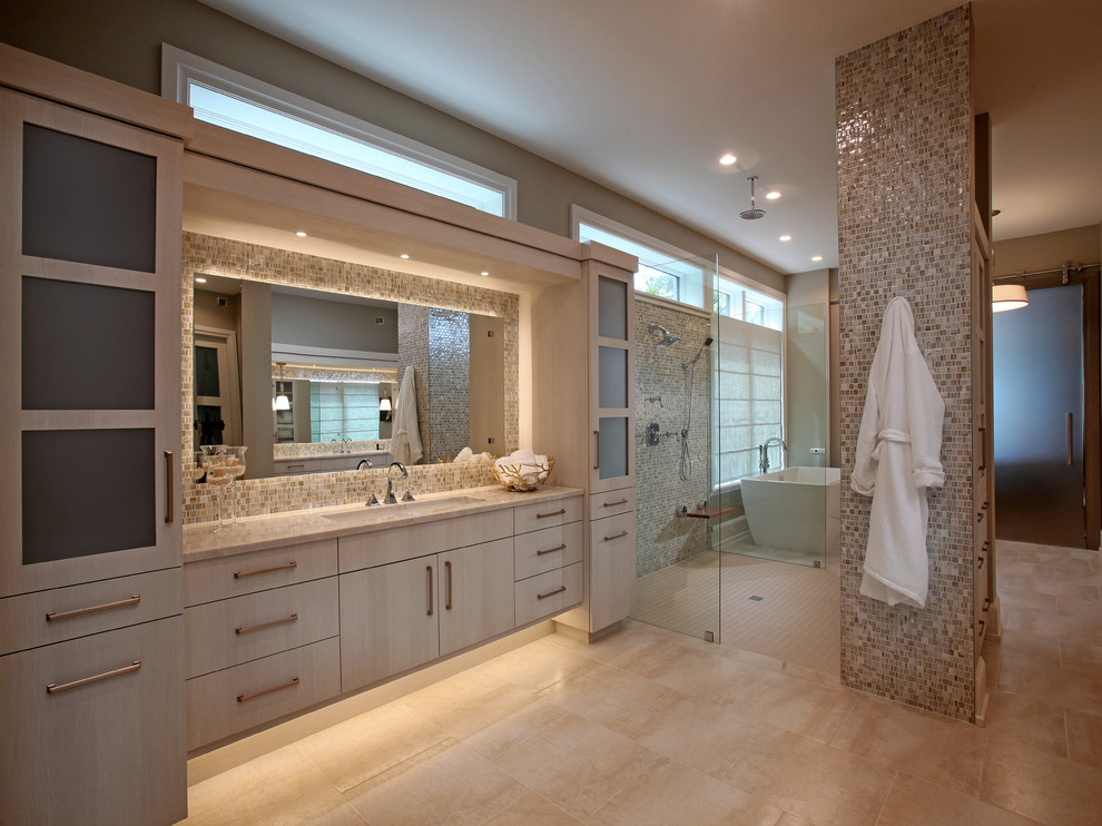 Example of a transitional bathroom design in Tampa