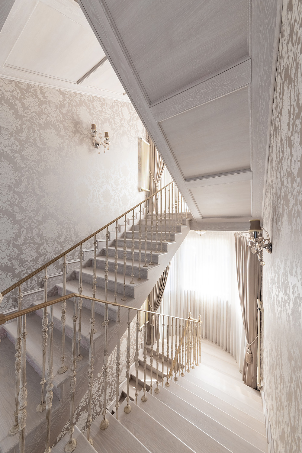 Дизайн интерьера дома в классическом стиле. Реализованный проект.