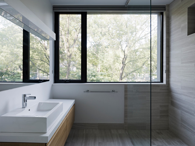 Beech House contemporary-badrum