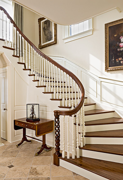 Crisp Architects klassicheskiy-lestnitsa