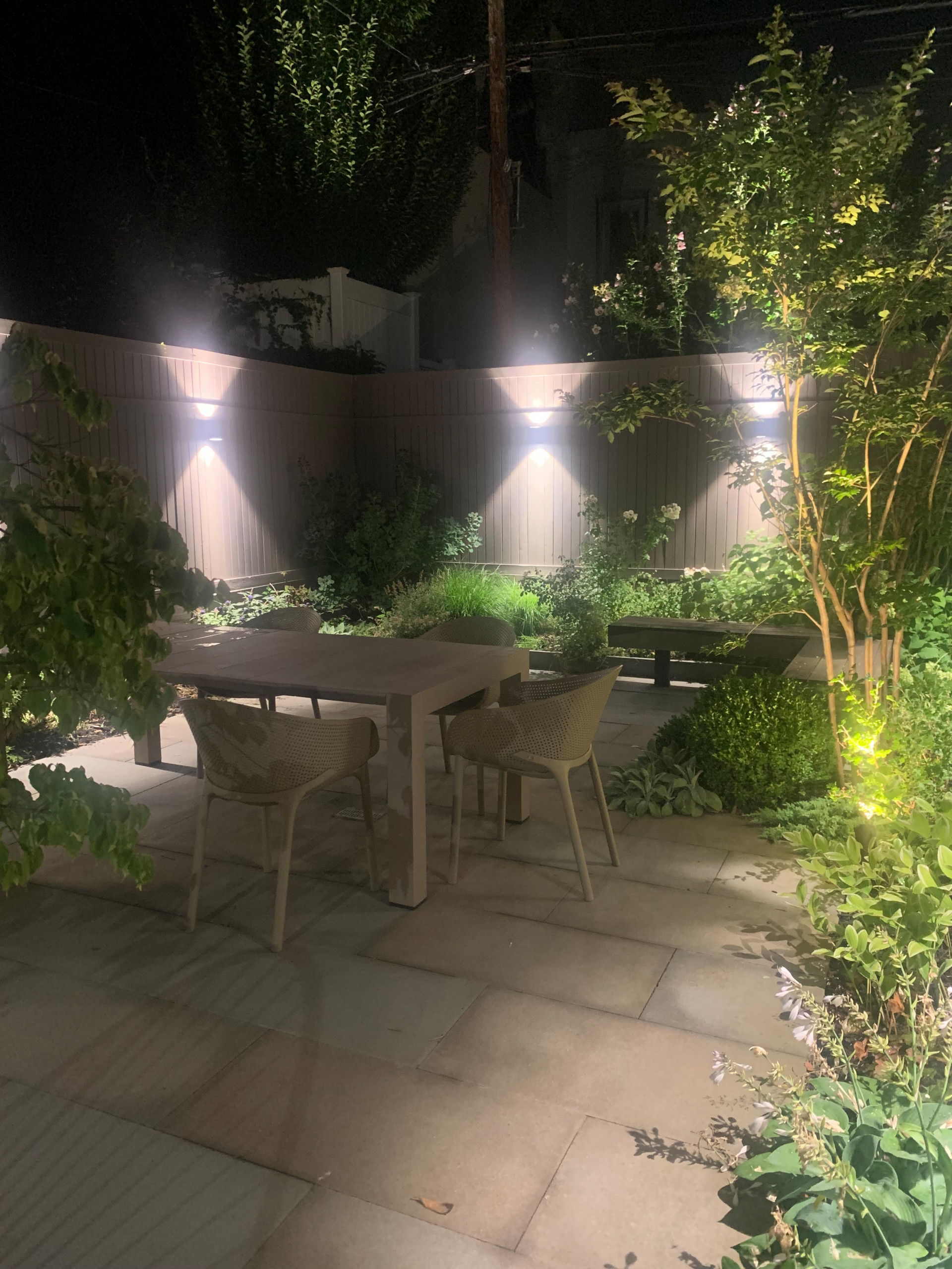 Garden low voltage lighting