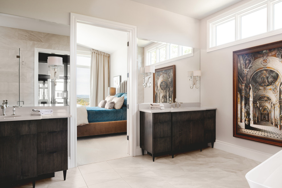 Example of a transitional home design design in Austin