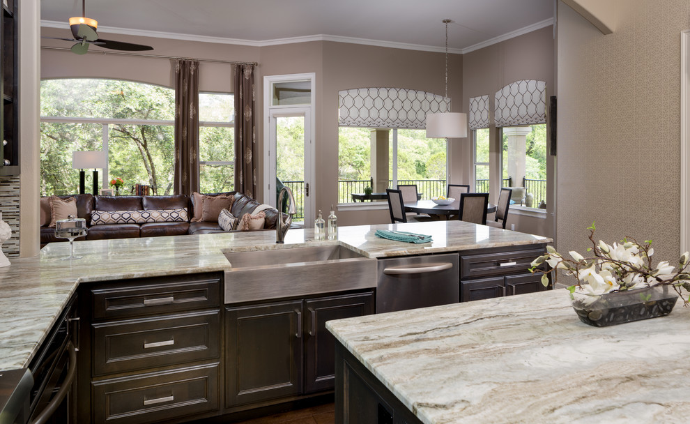 Kitchen - transitional kitchen idea in Austin