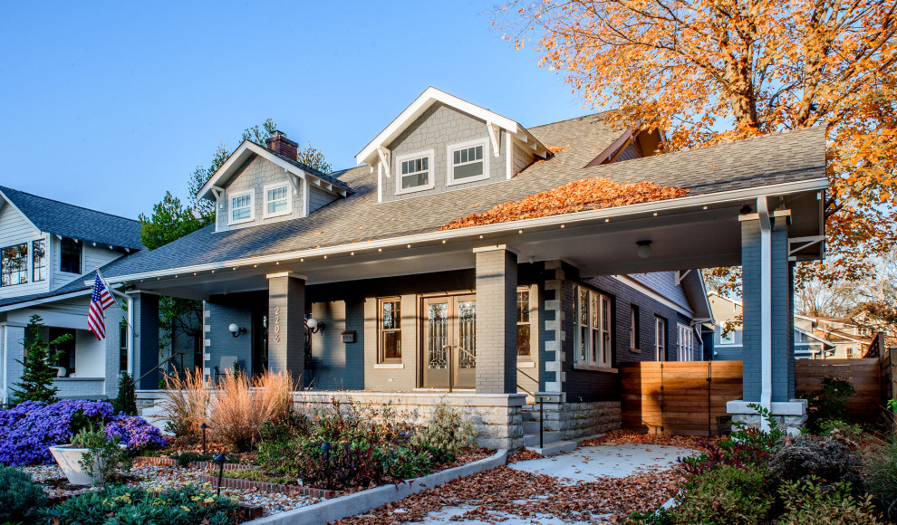 Example of a transitional exterior home design in Nashville