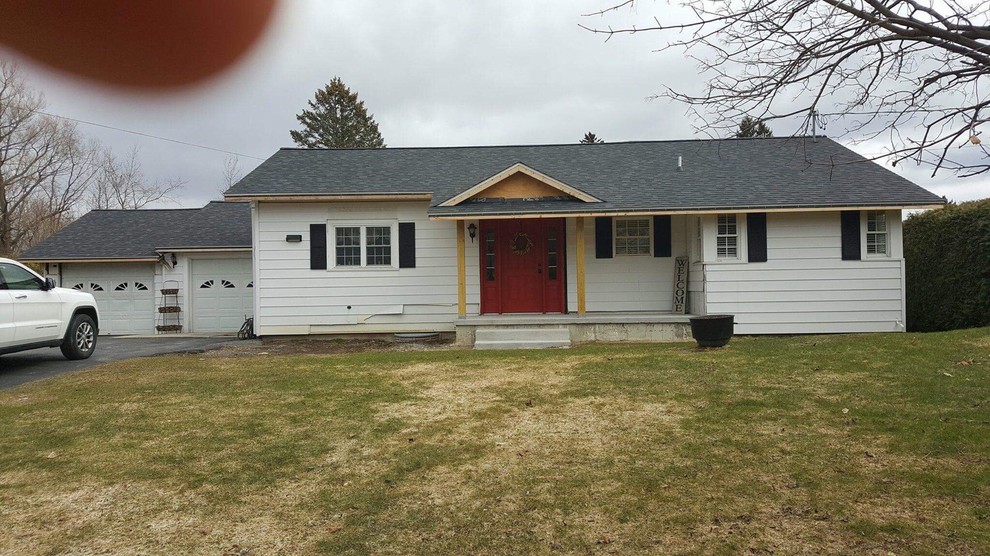 choosing a vinyl siding for a small ranch home.