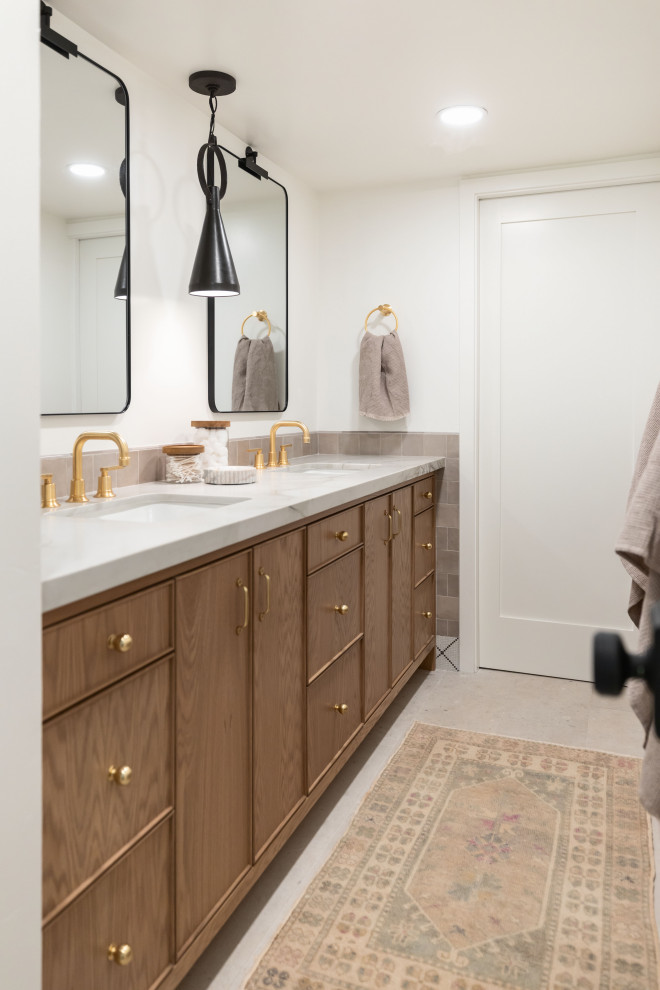 Bathroom - transitional bathroom idea in Phoenix