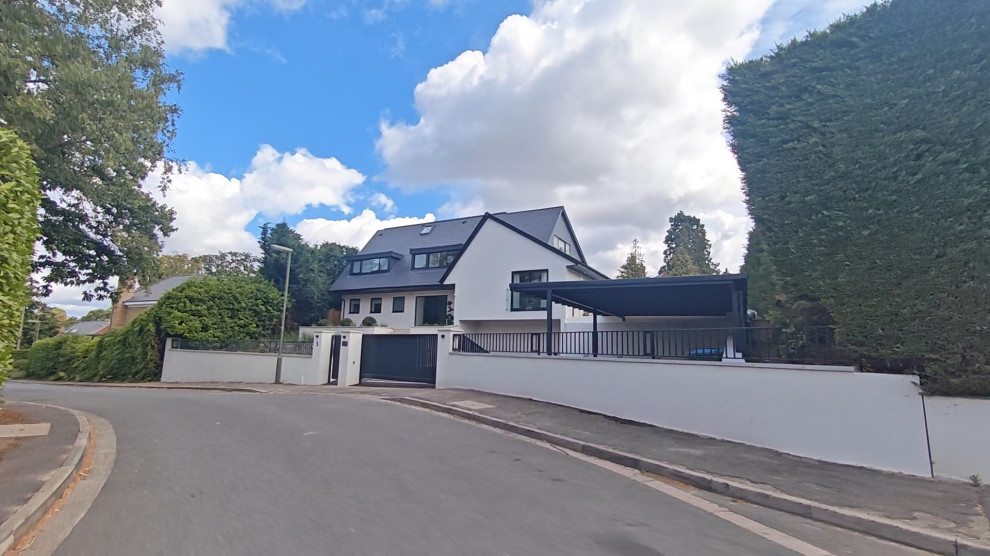 Woodpecker close Cobham