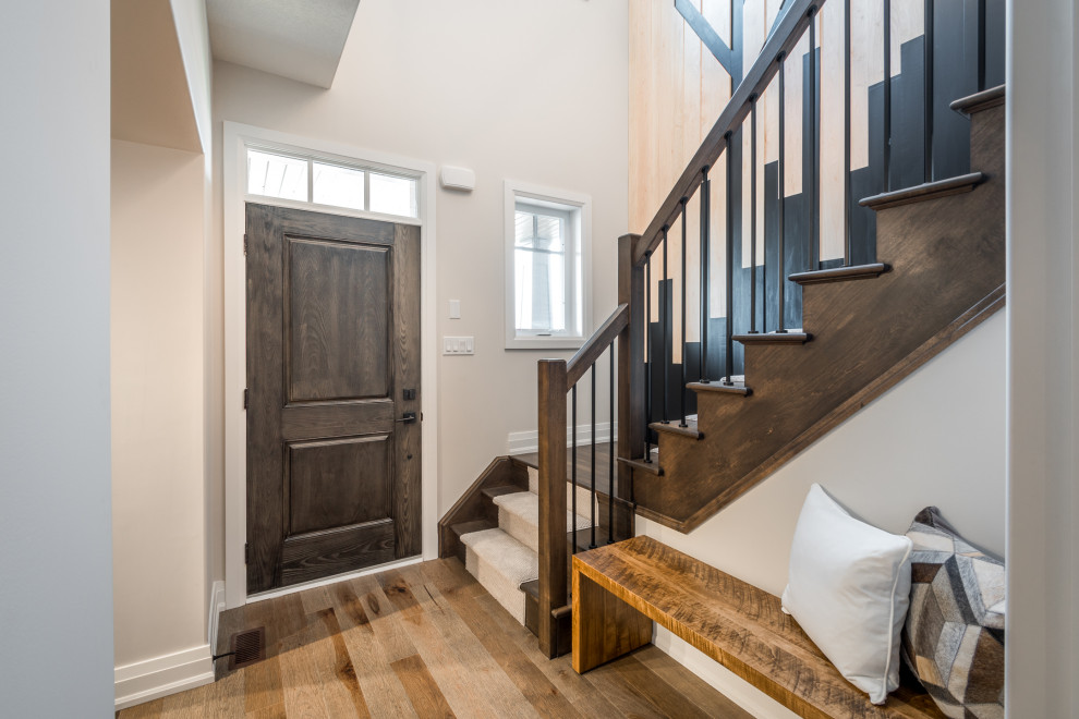 Mountain style entryway photo in Toronto