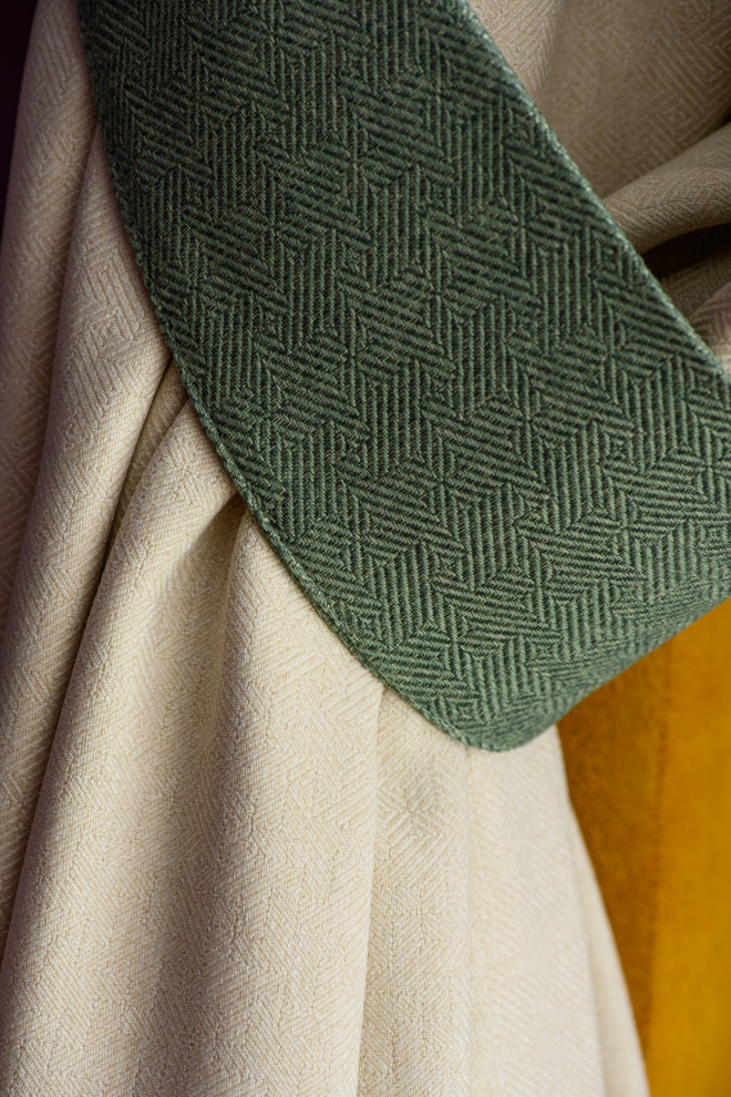 Квартирный вопрос - цветущая магнолия