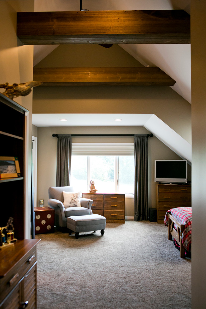 Bedroom - rustic bedroom idea in Chicago